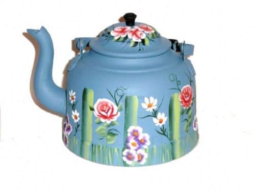 קומקום בצבע גי'נס