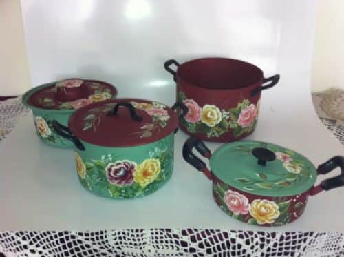 ציור על סירים ישנים