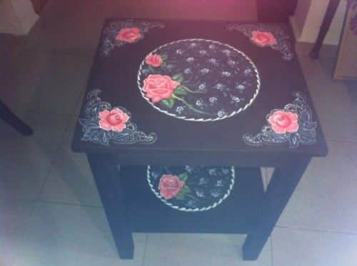 שולחן שירות ציור על עץ