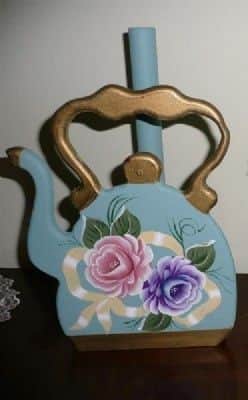 קומקום מעמד לניר סופג ציור על עץ