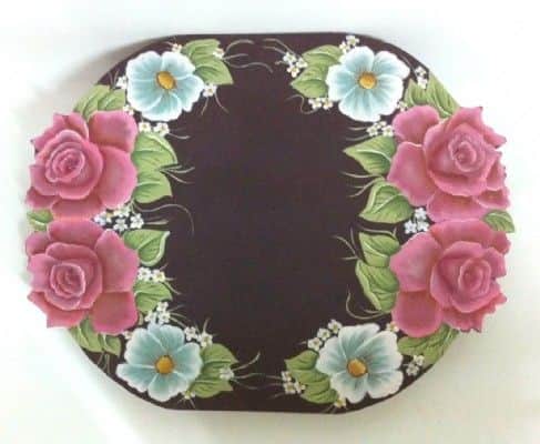 מגש אירוח לסלטים-ציור על עץ